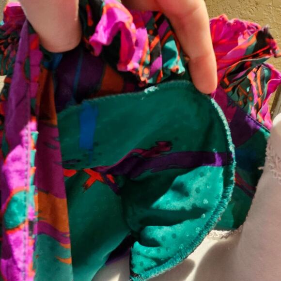 Vintage 1980s Assorti Blouse S Bold Abstract Ruffle Puff Sleeve Smocked Waist - Picture 9 of 9